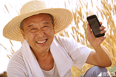 國(guó)務(wù)院發(fā)話:教農(nóng)民伯伯用手機(jī)